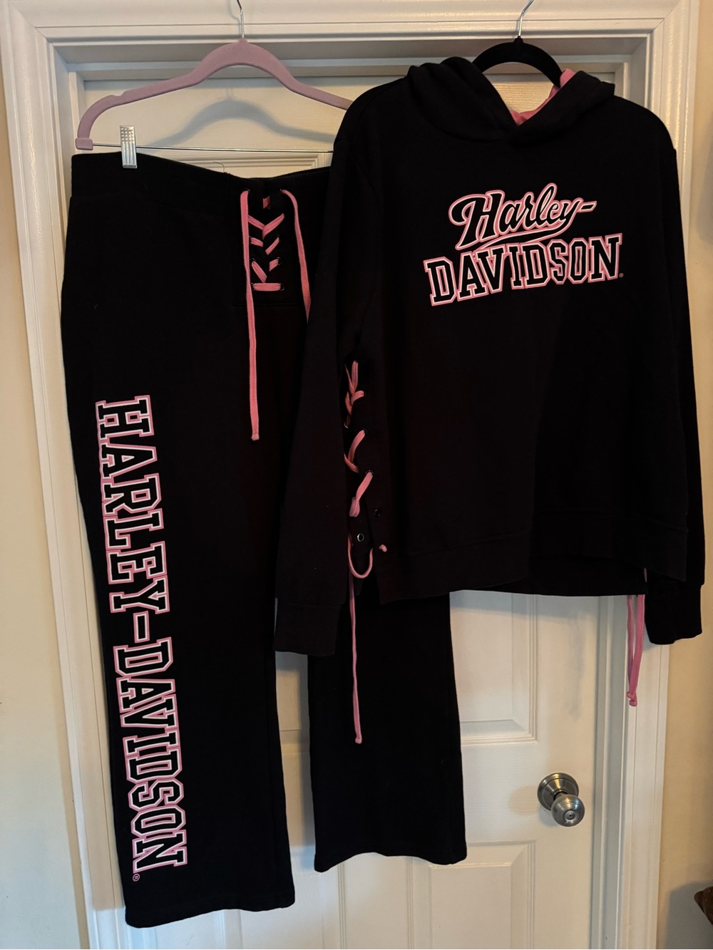 Harley-Davidson Black Hoodie and Matching Pants with Pink Accents/Sweatsuit